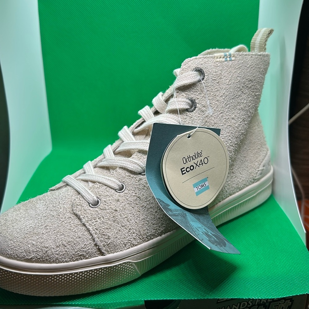 Toms